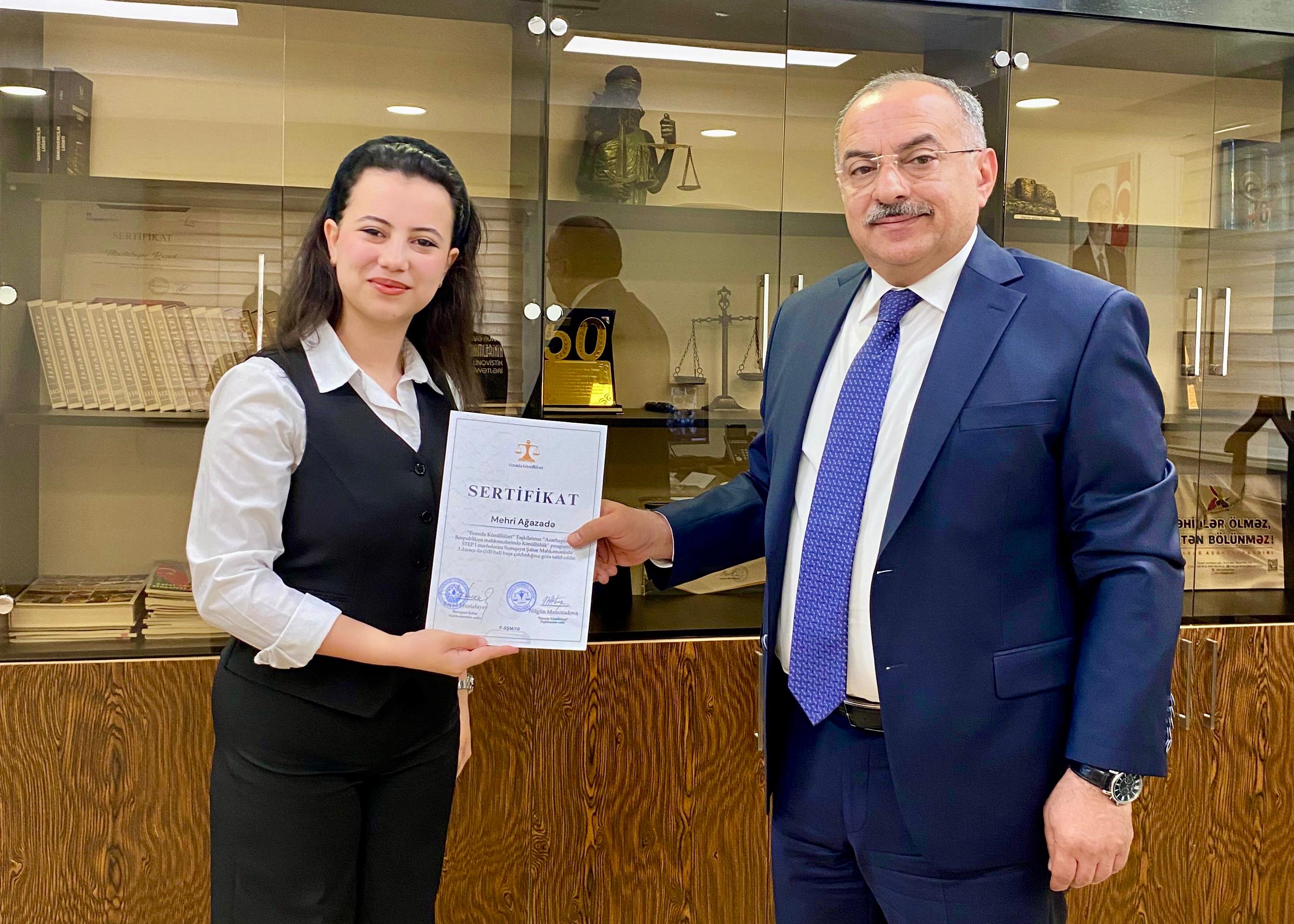 Sumqayıt Şəhər  Məhkəməsində könüllülərin sertifikasiyası