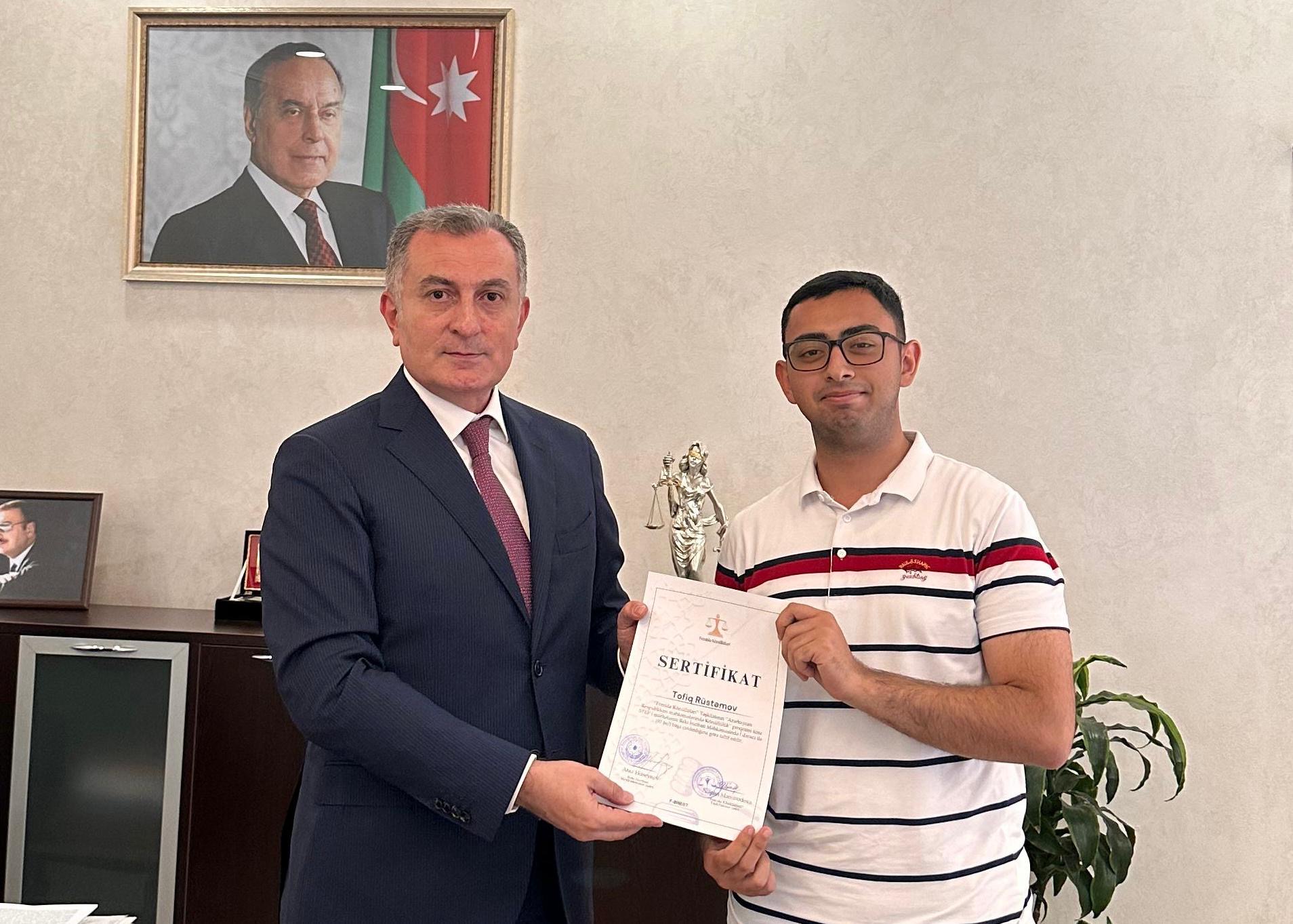 Bakı İnzibati Məhkəməsində könüllülərin sertifikasiyası