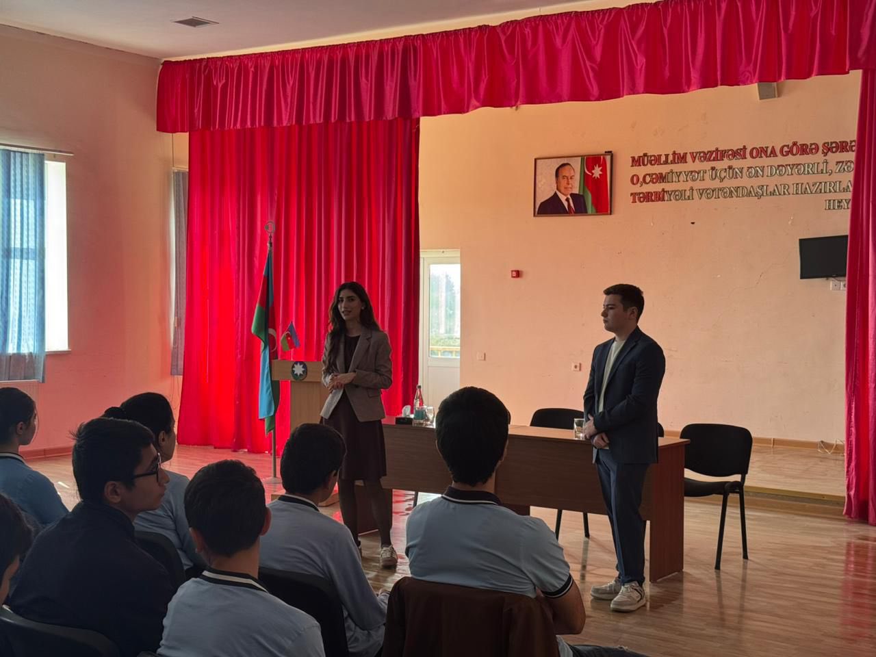 “Məktəblinin Hüquq Bələdçisi” layihəsi